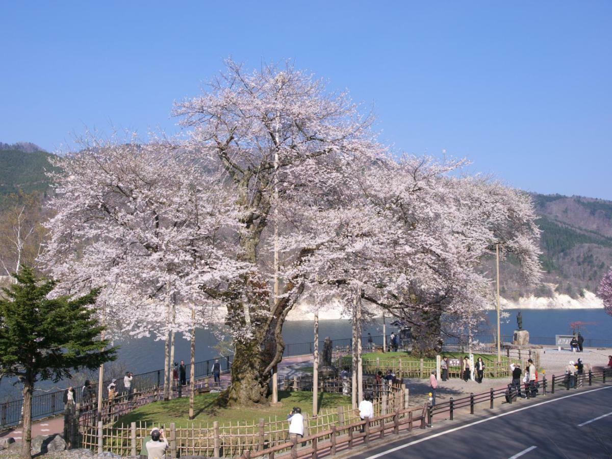Hotel Ryu Resort And Spa Такаяма Экстерьер фото